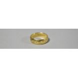 A 18ct Gold Ring, 5.6g