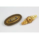 An Edwardian 14ct Gold Diamond and Sapphire Bar Brooch