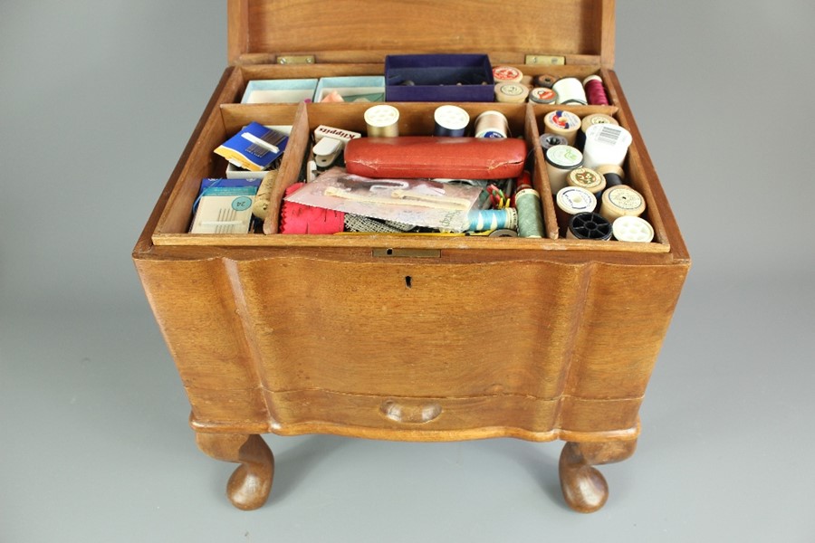 A Vintage Sewing Box - Image 4 of 6