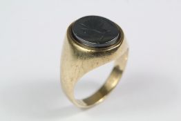 A Gentleman's 9ct Gold Signet Ring