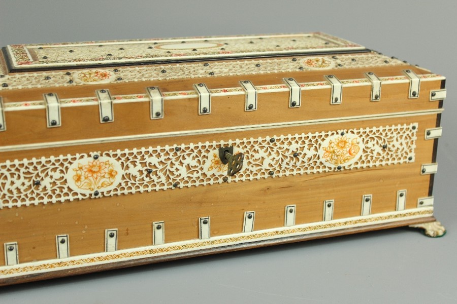 Anglo Indian Vizagapatam Sandalwood and Bone Casket Jewellery Box - Image 2 of 5