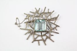 Christopher Wharton 18ct White Gold and Aquamarine Pendant/Brooch