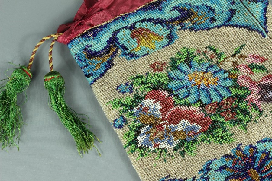 Early 19th Century French Beadwork Bag - Image 3 of 8