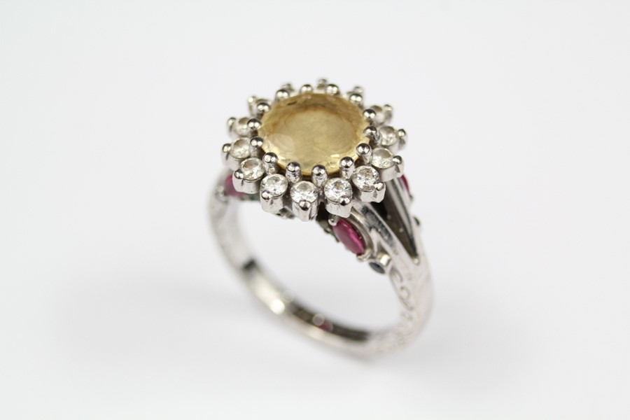 Taylor & Heart Bespoke 18ct White Gold, Yellow Sapphire and Diamond Floral Ring - Image 2 of 7