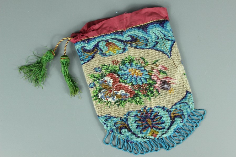 Early 19th Century French Beadwork Bag - Image 2 of 8