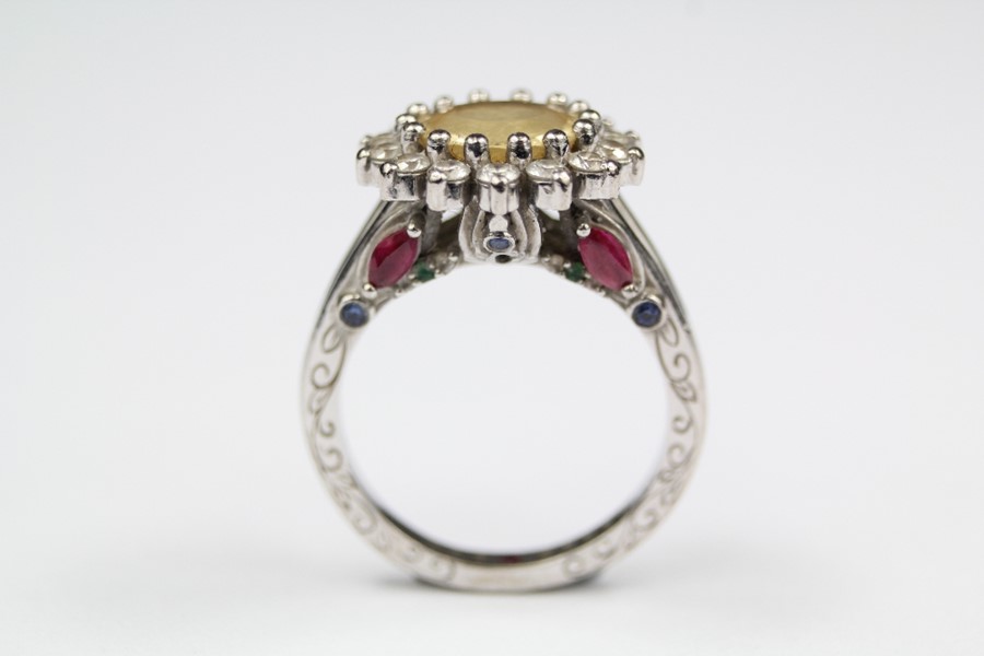 Taylor & Heart Bespoke 18ct White Gold, Yellow Sapphire and Diamond Floral Ring - Image 3 of 7