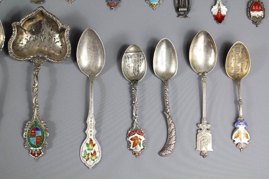 A Collection of Silver Teaspoons - Image 6 of 9