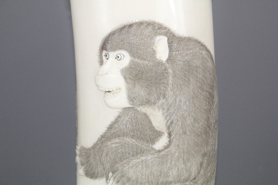 A Japanese Meiji Era (1868-1912) Tusk Vase. The vase elaborately carved with a realistic monkey - Image 10 of 20