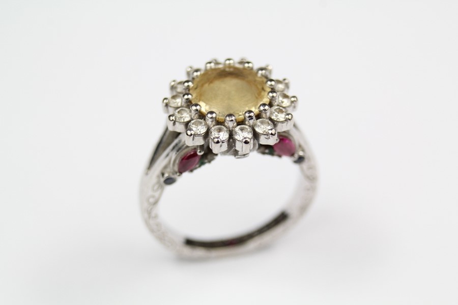 Taylor & Heart Bespoke 18ct White Gold, Yellow Sapphire and Diamond Floral Ring - Image 5 of 7