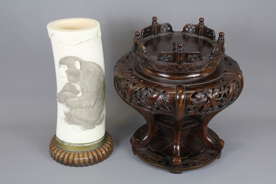 A Japanese Meiji Era (1868-1912) Tusk Vase. The vase elaborately carved with a realistic monkey - Image 13 of 20