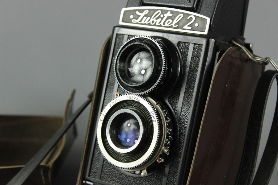 A Lubitel 2 Camera - Image 2 of 3