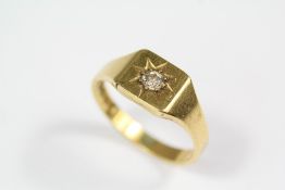 An 18ct Yellow Gold and Diamond Ring