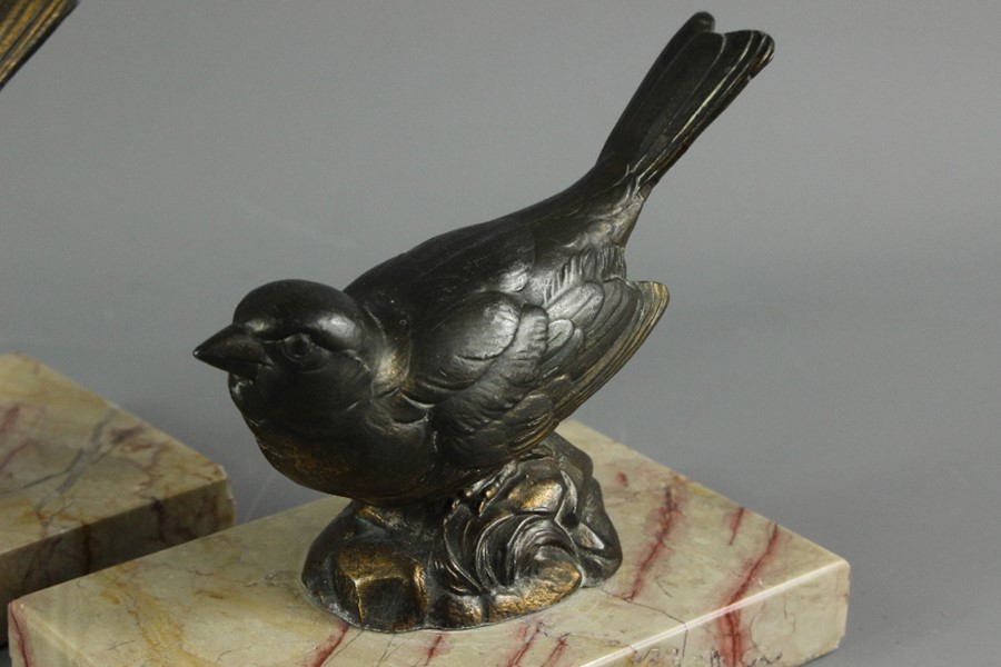 A Pair of French Cast Metal Bird Book Ends - Image 2 of 3