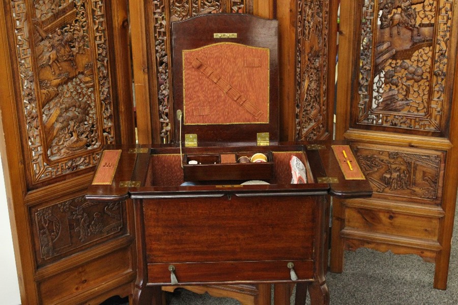 A Sewing Table and Sewing Machine - Image 11 of 14