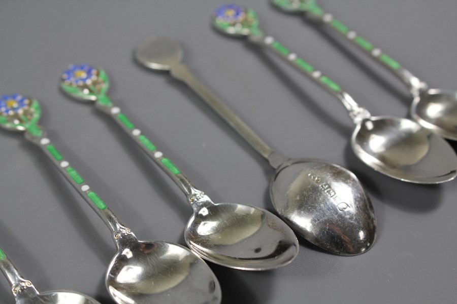 Cased Set of Twelve Sterling Silver Coffee Spoons - Image 5 of 5