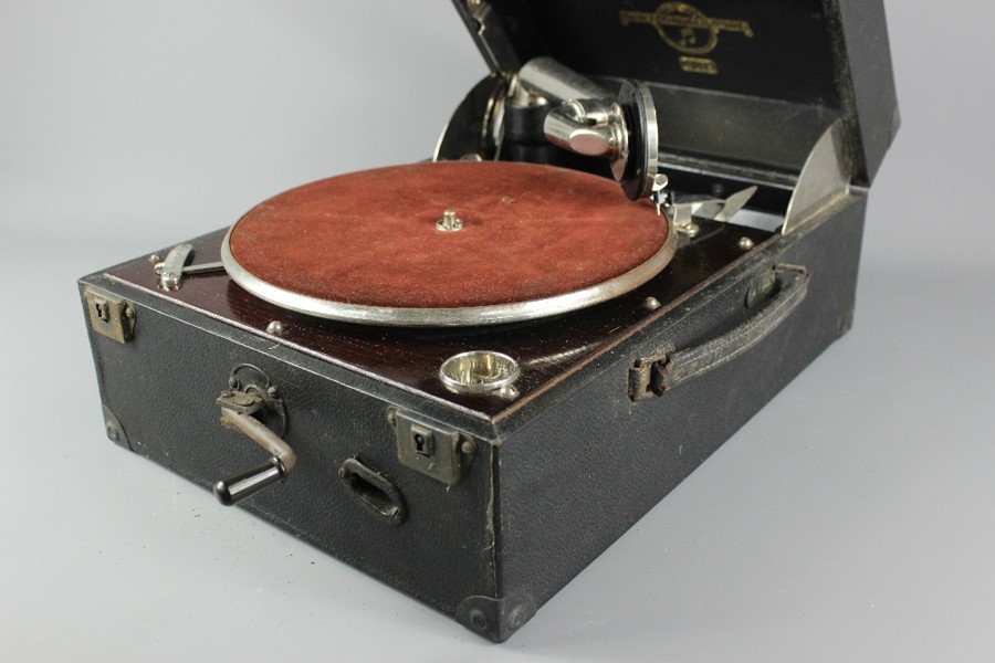 Vintage Columbia Portable Gramophone - Image 3 of 5