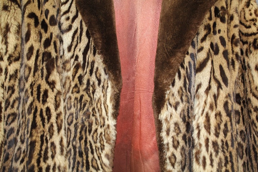 A Vintage Ocelot Fur Coat - Image 4 of 7