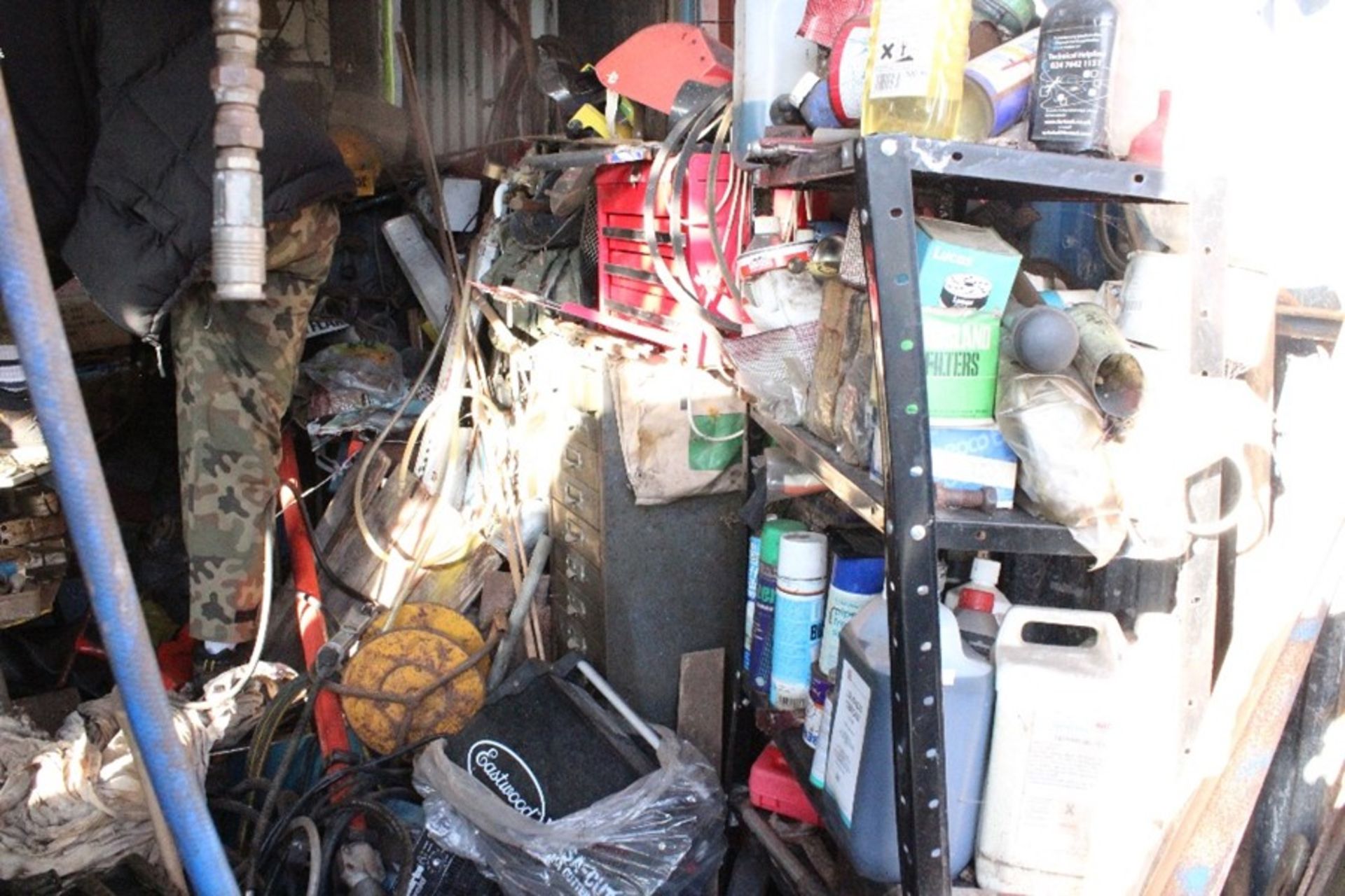 CONTENTS OF A LARGE SHED - Image 5 of 25