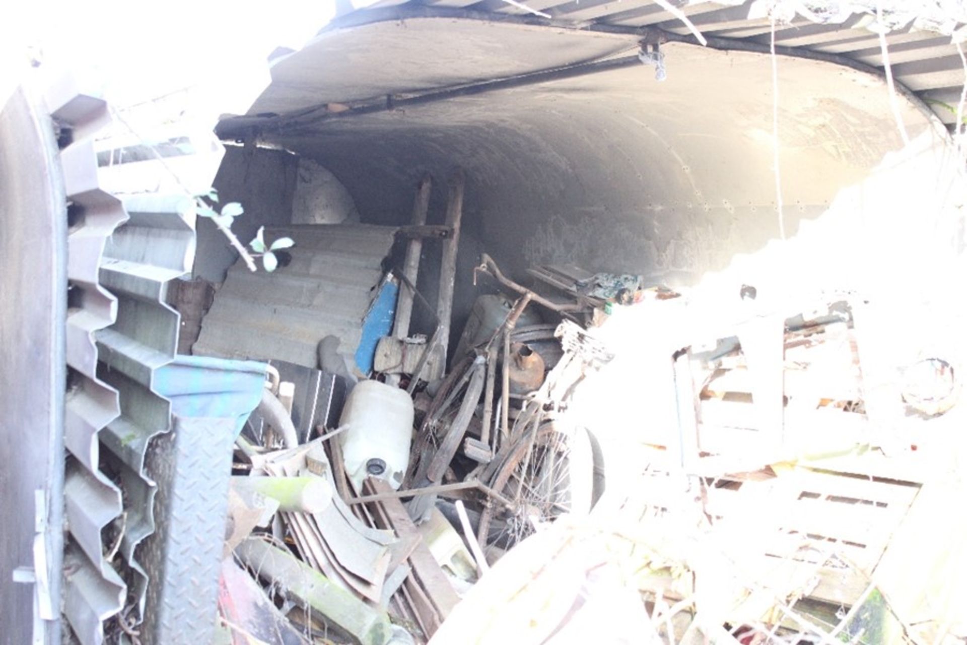 PLOT 1 - CONTENTS OF TWO CORRUGATED IRON SHEDS - Image 5 of 12