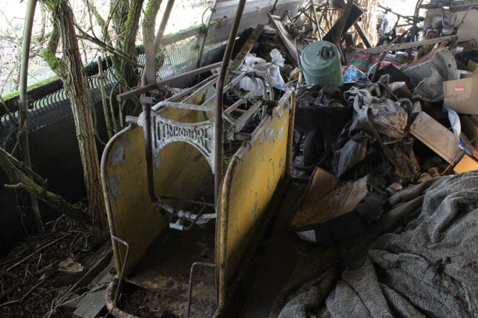 PLOT 6 - CONTENTS OF TUNNEL SHED - Image 8 of 11