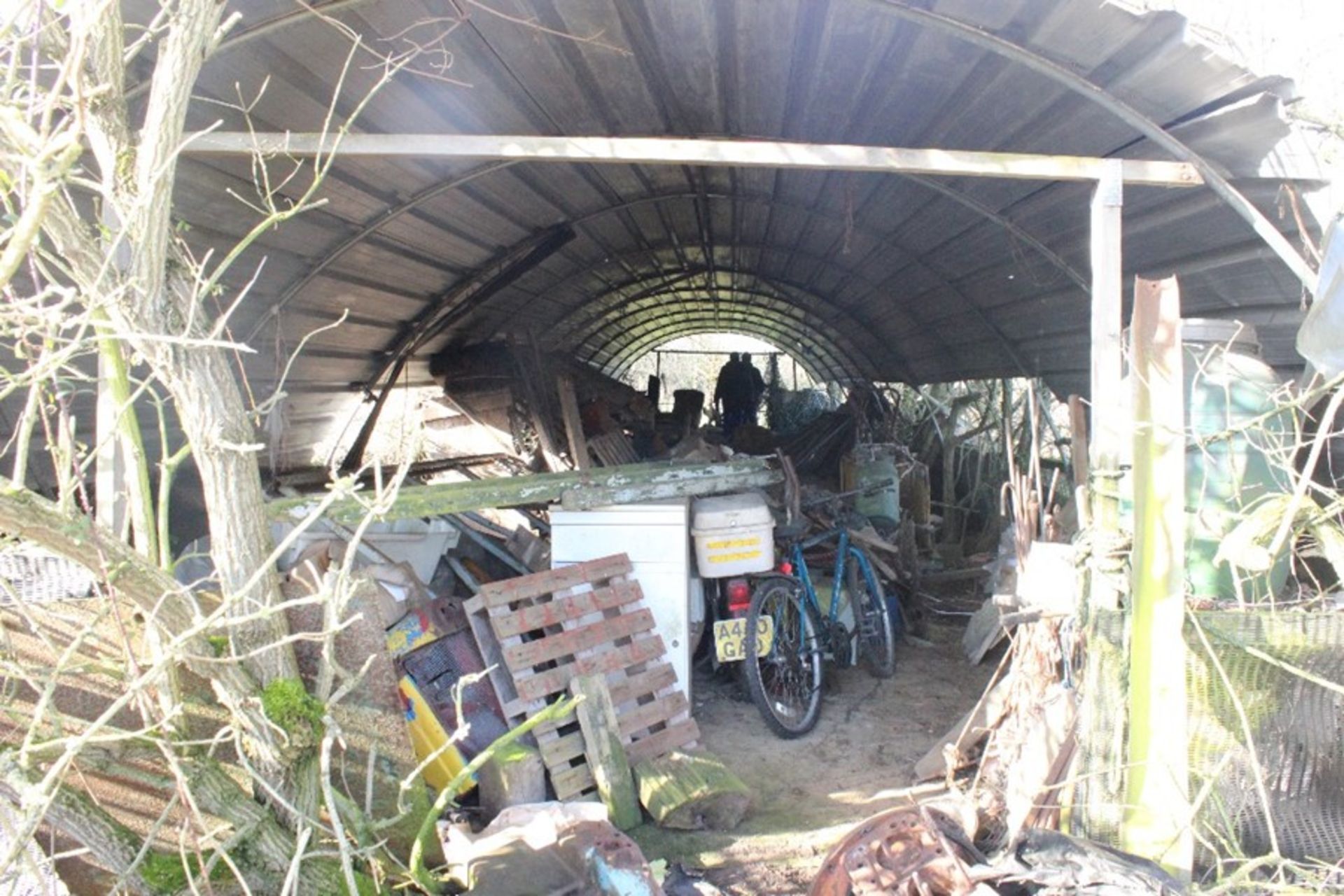 PLOT 6 - CONTENTS OF TUNNEL SHED - Image 4 of 11