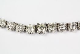 An Impressive 14ct White Gold Graduated Diamond Necklace