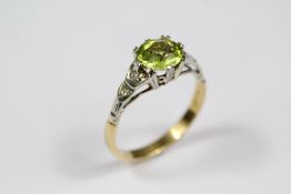 Vintage 18ct Yellow Gold Peridot and Diamond Ring