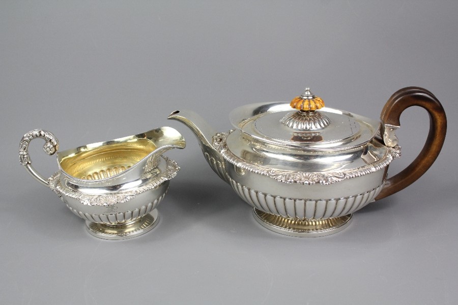 George IV Silver Tea Pot & Milk Jug - Image 2 of 10