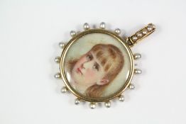 A 14ct (tested) 19th C Yellow Gold Pendant