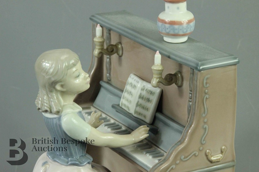 Lladro Figural Group - Girl at the Piano - Image 2 of 5