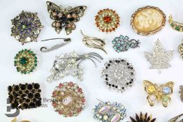 A Quantity of Costume Jewellery Brooches