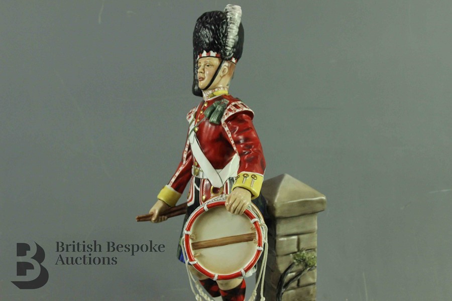 Michael Sutty - Painted Figure of a Gordon Highlander Regiment Drummer - Image 5 of 6
