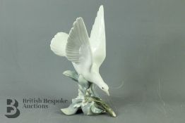 Lladro Figurine - White Turtle Dove