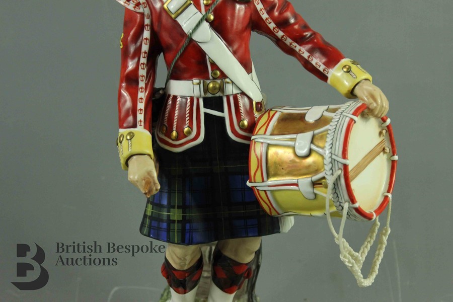 Michael Sutty - Painted Figure of a Gordon Highlander Regiment Drummer - Image 3 of 6