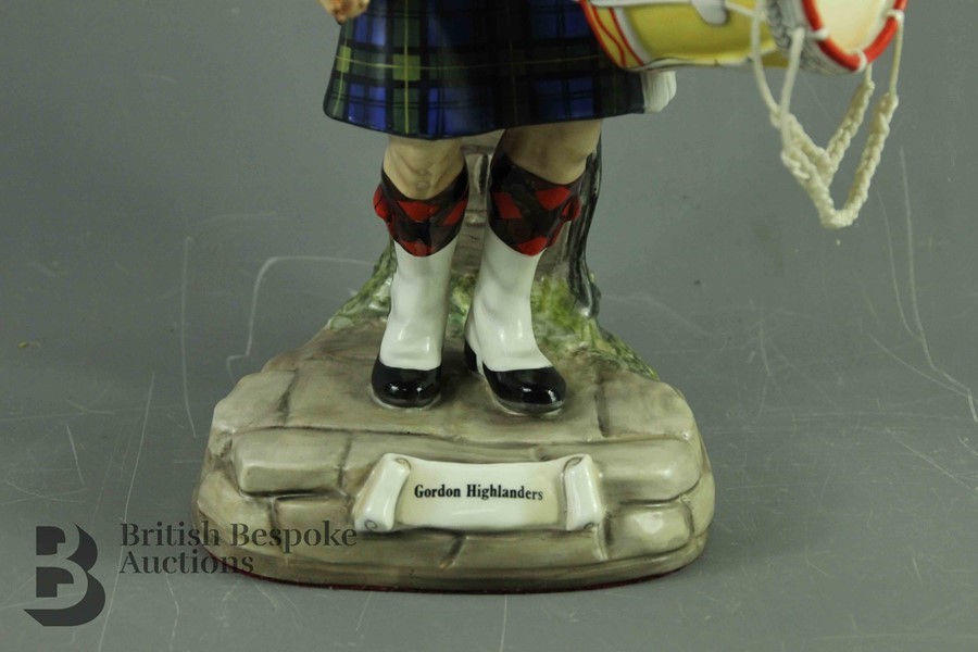 Michael Sutty - Painted Figure of a Gordon Highlander Regiment Drummer - Image 4 of 6