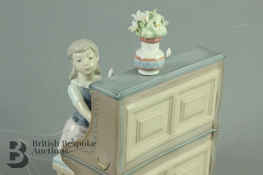 Lladro Figural Group - Girl at the Piano - Image 4 of 5