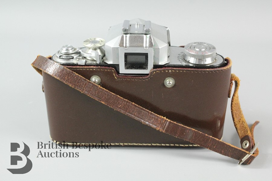 A Exakta Varex VX Jhagee Dresden Camera and Various Lenses and Accessories - Image 10 of 10