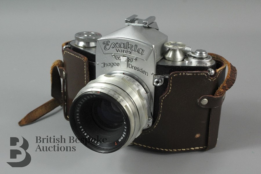 A Exakta Varex VX Jhagee Dresden Camera and Various Lenses and Accessories - Image 9 of 10