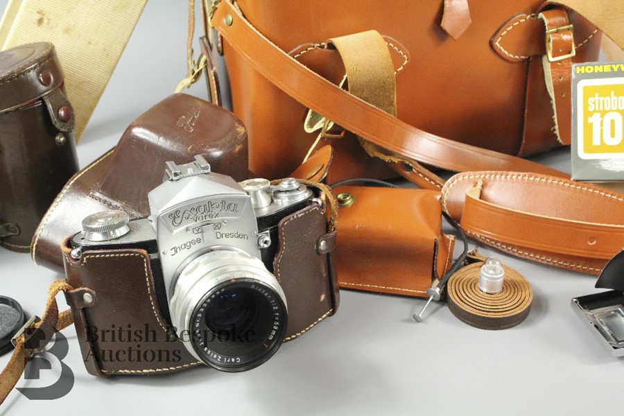 A Exakta Varex VX Jhagee Dresden Camera and Various Lenses and Accessories - Image 7 of 10