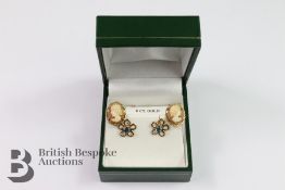 Two 9ct Gold Stud Earrings