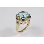 14ct Yellow Gold and Topaz Ring