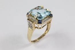 14ct Yellow Gold and Topaz Ring