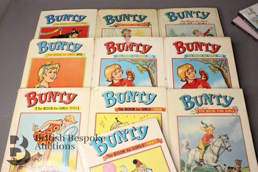 Thirty Eight Bunty Comics 1959-1979 and Eight Bunty Annuals in Dust Jackets - Image 5 of 5