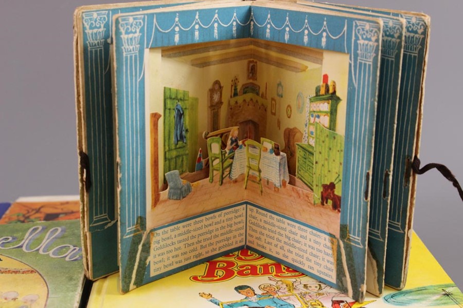 Approx. 65 Vintage Pop-Up Children's Books - Image 11 of 12