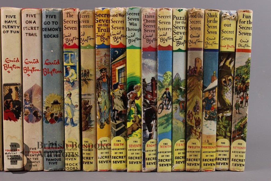 13 Enid Blyton Famous Five and 12 Secret Seven Reprints - Image 7 of 8