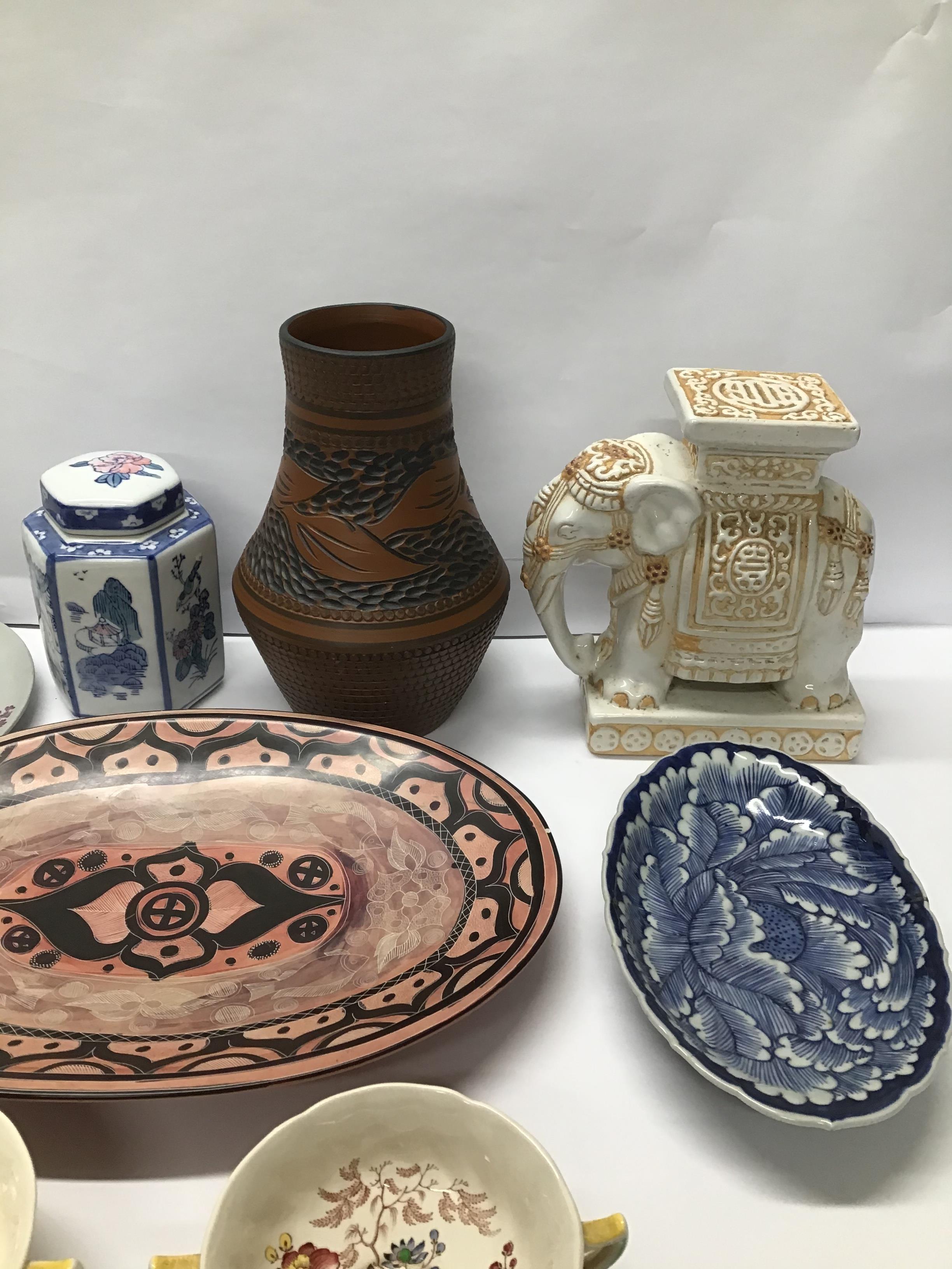 COLLECTION OF CERAMICS INCLUDING ROYAL DOULTON AND A CERAMIC ELEPHANT