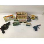 A BOX OF VINTAGE TOYS, INCLUDING KAY PEEP-SCOPE, LONE STAR SPUD GUN NO 504, MERIT PLASTIC FIELD