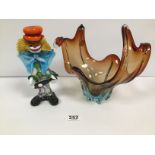 A MURANO GLASS FIGURE OF A CLOWN, 24.5CM HIGH (AF), TOGETHER WITH A LARGE RED/BROWN GLASS DISH