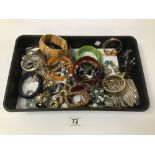A TRAY OF MIXED COSTUME JEWELLERY