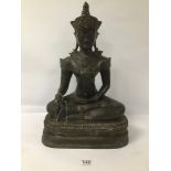 A LARGE ORIENTAL BRONZE FIGURE OF BUDDHA IN A SEATED POSITION POSSIBLY TIBETAN 50 CMS